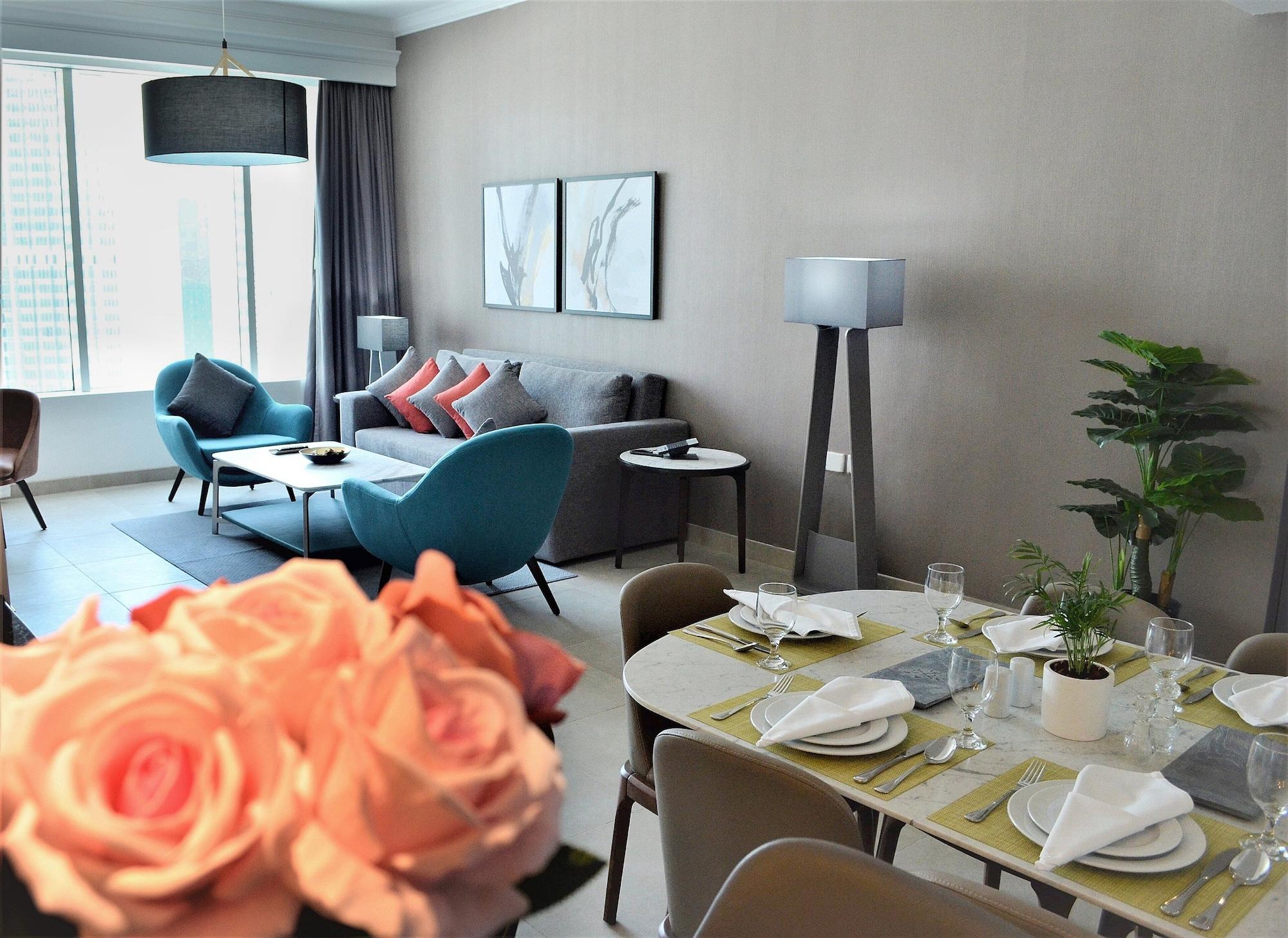 ホテル サマーセット ウエスト ベイ ドーハ エクステリア 写真 A living room in a serviced apartment in Dubai