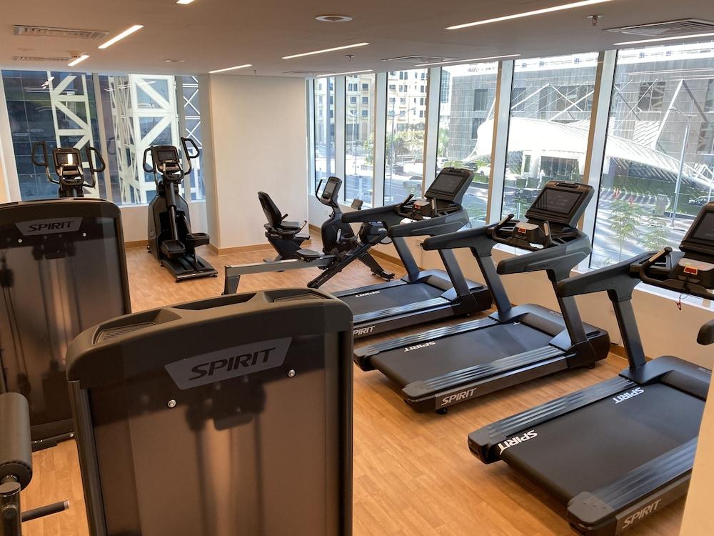 ホテル サマーセット ウエスト ベイ ドーハ エクステリア 写真 A gym in a hotel