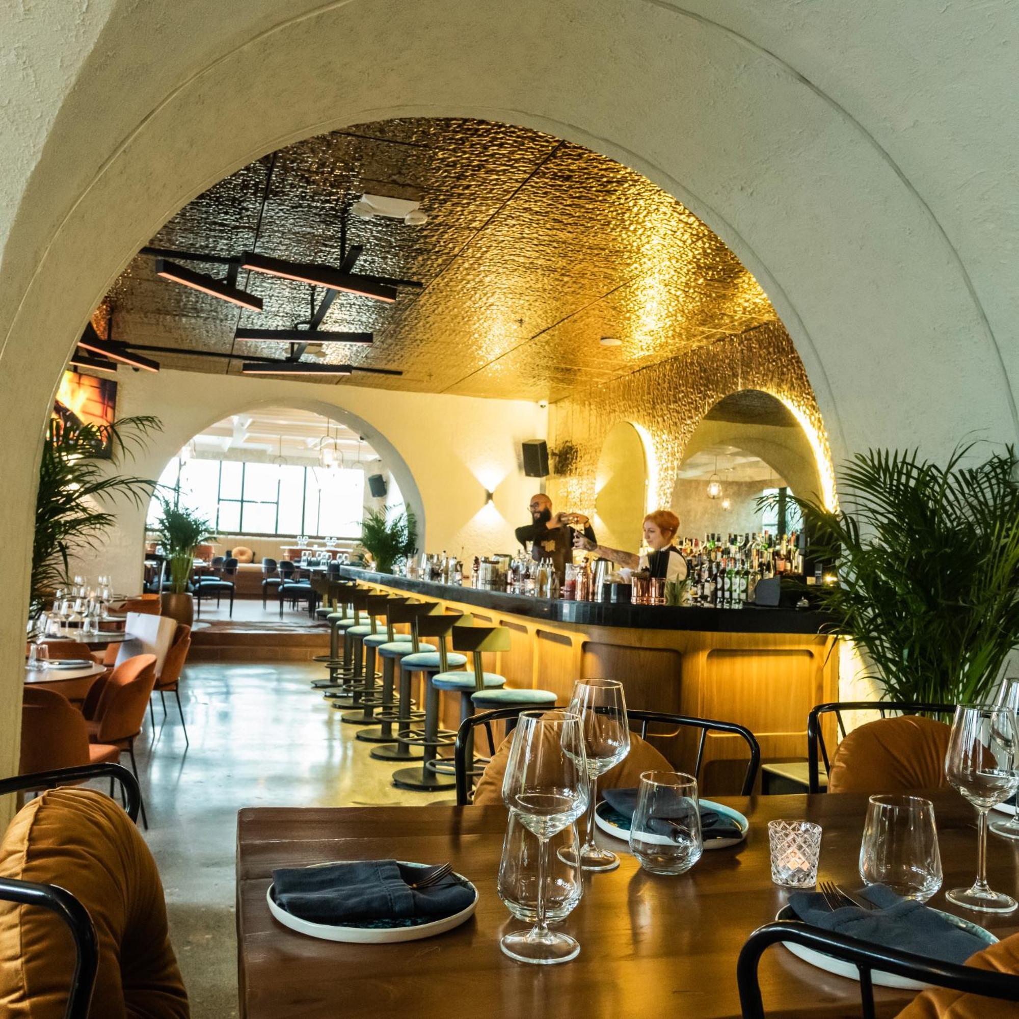 ホテル サマーセット ウエスト ベイ ドーハ エクステリア 写真 The interior of the restaurant